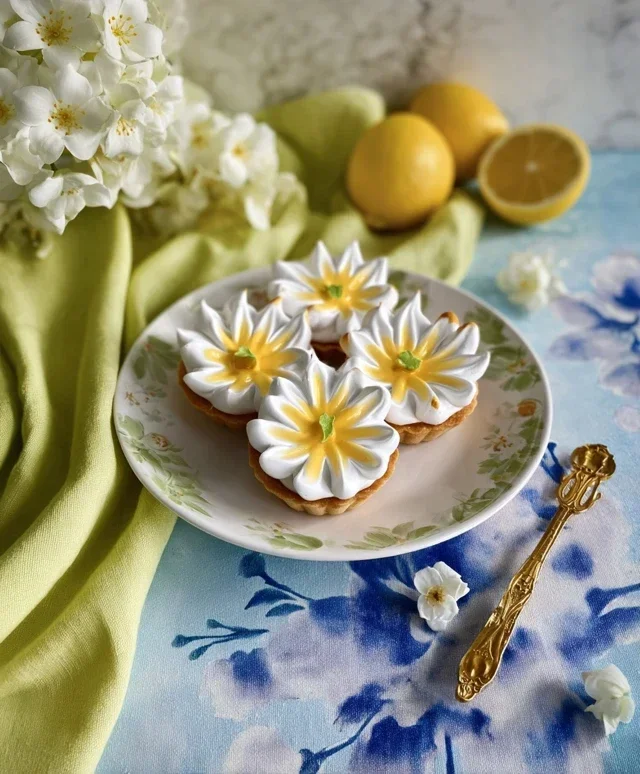 Daisy Lemon Meringue Pies